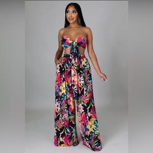 Gorgeous 2 piece pants set. Sz S. Could wear in multiple ways. NWT. Fashion 💣🔥